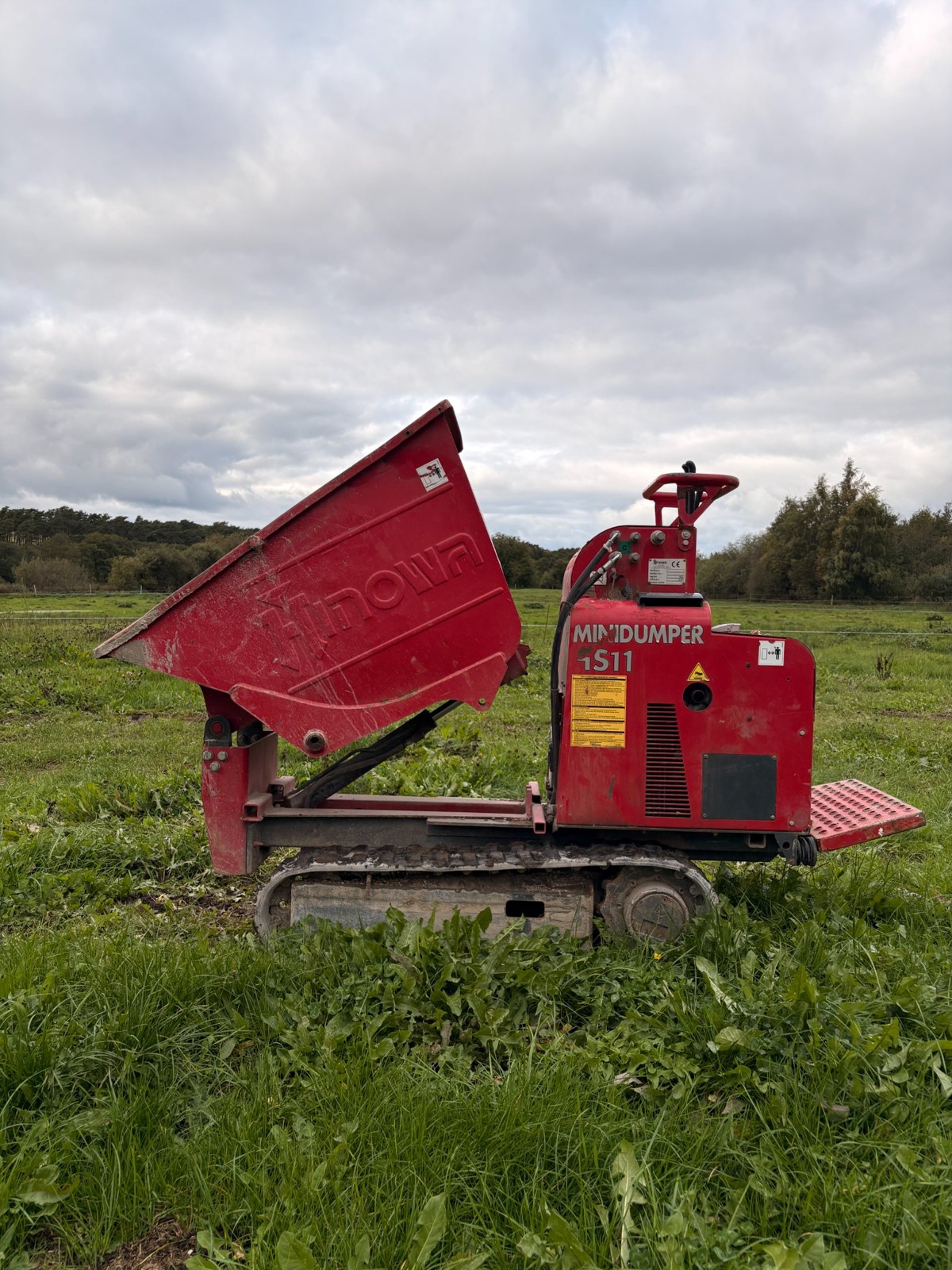 Hinowa HS1100 minidumper på bælter